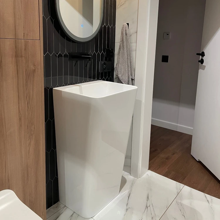 Stojąca umywalka akrylowa corsan olia mu5040 biała z syfonem i korkiem chromowanym