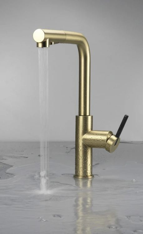 Bateria kuchenna z wyciąganą wylewką złoto szczotkowane Momi Deante