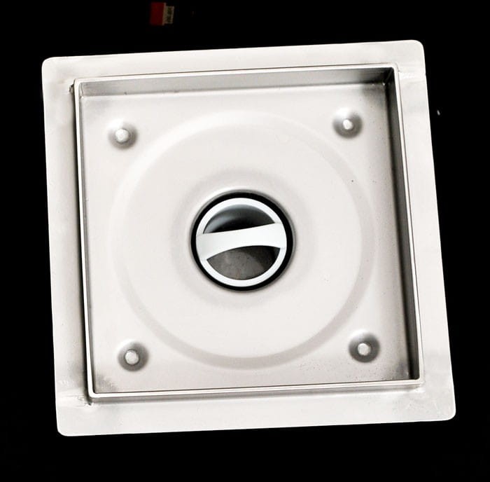 Wpust podłogowy z metalowym syfonem Kesmet Point 20x20 cm z pokrywą