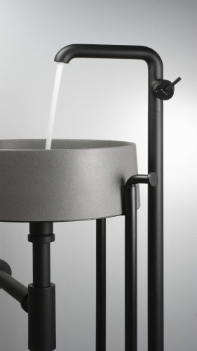 Bateria umywalkowa wolnostojąca Silia Deante nero czarna