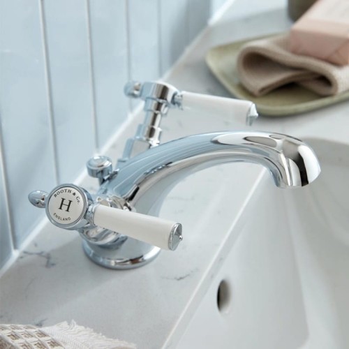 Bateria umywalkowa z korkiem Axbridge Lever Chrom Vado