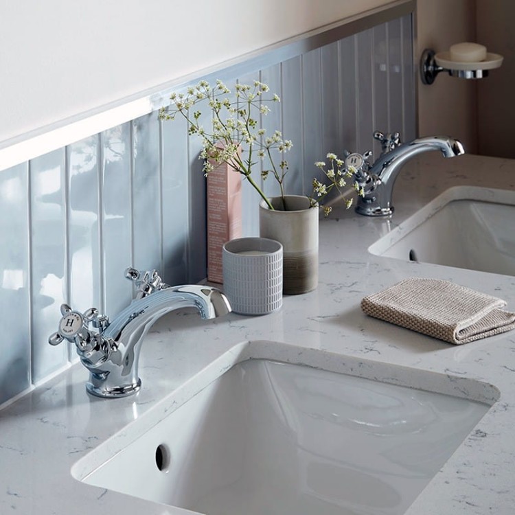 Bateria umywalkowa Axbridge Cross Chrom Vado