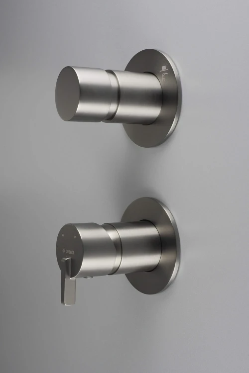 Bateria prysznicowa z przełącznikiem natrysku Silia Deante titanium