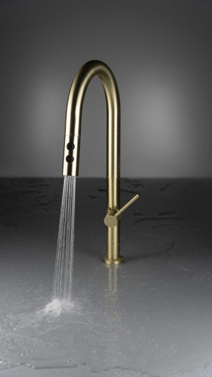 Bateria kuchenna z wyciąganą wylewką Olfato Deante złoto szczotkowane