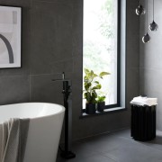 Bateria VADO OMIKA Noir wannowa wolnostojąca czarny poler