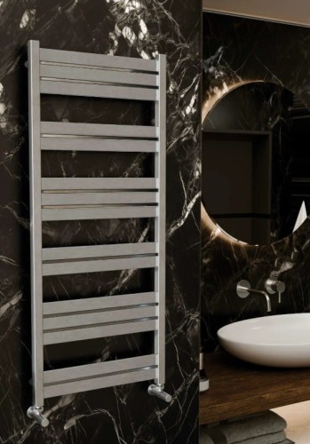 Grzejnik łazienkowy Sunerzha Lacerta 118x50 stal szczotkowana