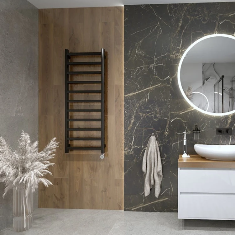 Grzejnik łazienkowy elektryczny Lungo Black 1320 z grzałką Black Lavita