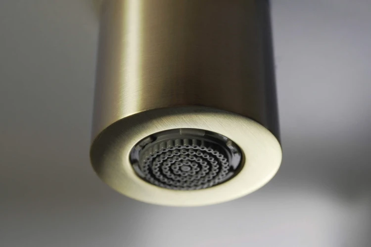 Zestaw prysznicowy podtynkowy Silia Deante złoto szczotkowane z główką prysznicową