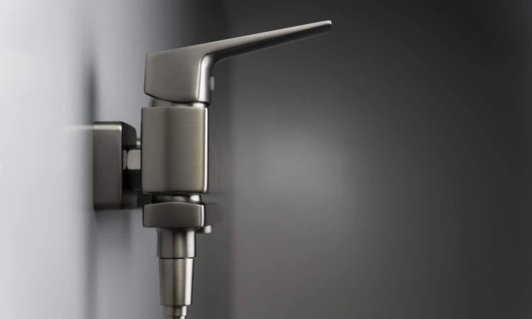 Bateria wannowa ścienna ze składaną wylewką titanium Blur Deante