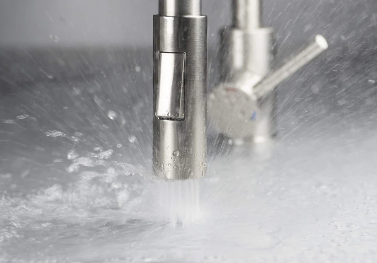 Bateria kuchenna stojąca z giętą wylewką Luno Deante biała